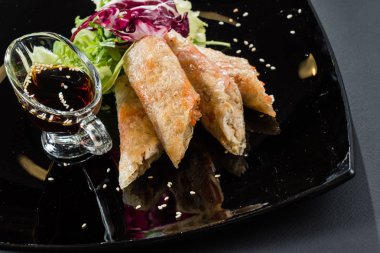 Soslu börek.