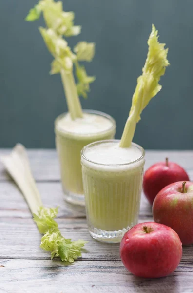 Zumo de frutas con apio — Foto de Stock