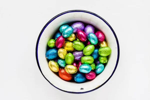 Huevos de Pascua en bowl — Foto de Stock