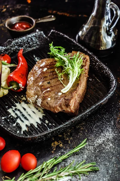 Ízletes sült steak — Stock Fotó