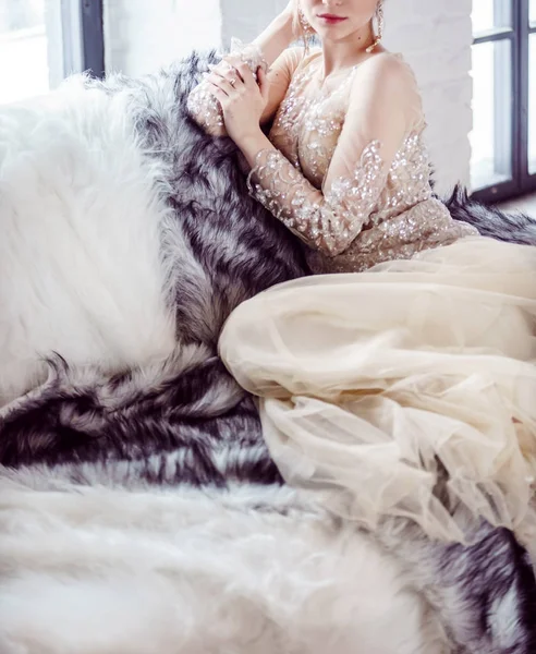Gyönyörű menyasszony ruha — Stock Fotó