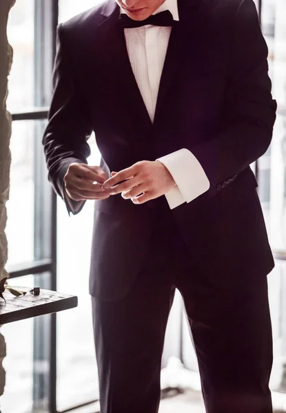 Young elegant groom — Stock Photo, Image