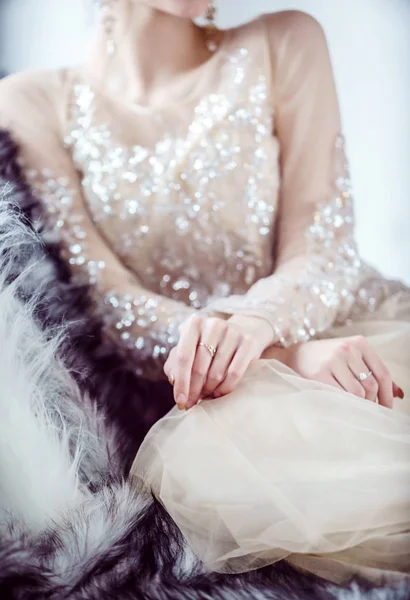 Beautiful bride in dress — Stock Photo, Image