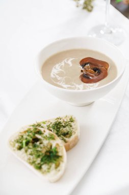 Mantar kremalı çorba.   