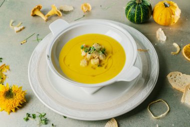 kremalı balkabağı çorbası