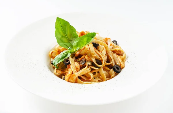 Leckere Pasta mit Garnelen — Stockfoto