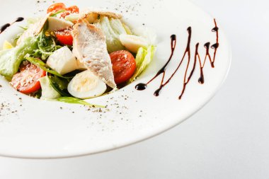 lezzetli Sezar salatası