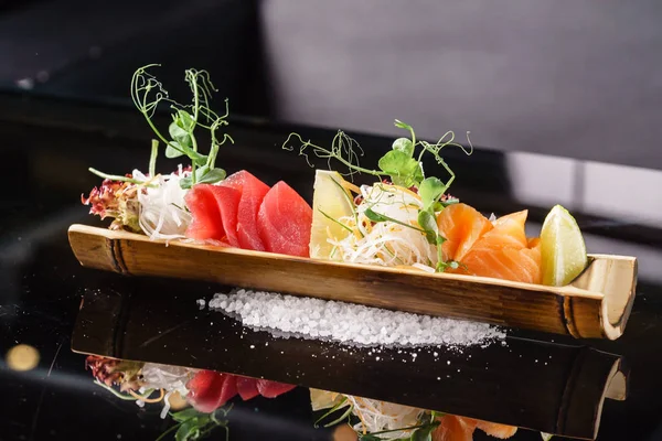 Delicioso sashimi servido — Fotografia de Stock