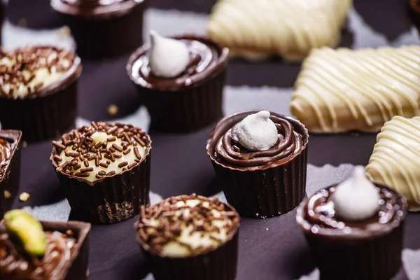 Dolci al cioccolato diversi — Foto Stock