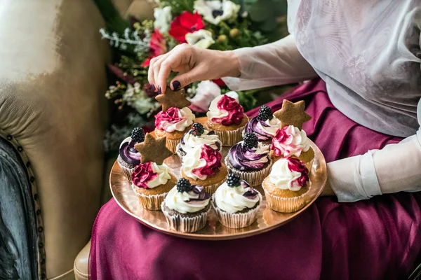 Christmas cupcakes on tray — Stock Photo, Image