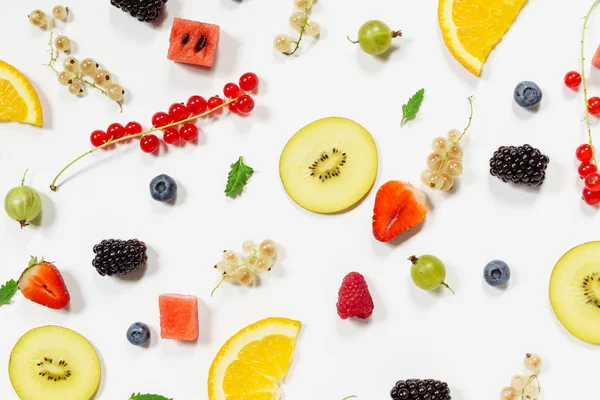 Frutas y bayas coloridas —  Fotos de Stock