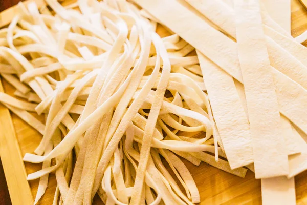 Verschillende rauwe pasta — Stockfoto