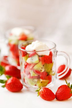 tatlı meyve salatası