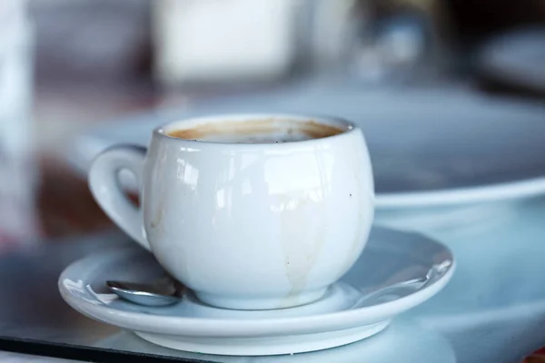 Taça branca de cappuccino — Fotografia de Stock