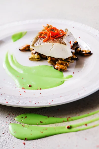 Midye biftekle balık