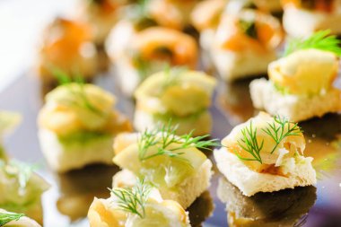 Çeşitli lezzetli mezeler