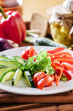 taze dilimlenmiş sebze