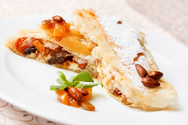 Tasty strudel with cottage cheese — Stock Photo, Image