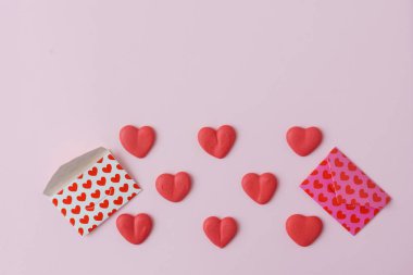 Sevgililer günü kartı şablonu ile şeker Kalpler