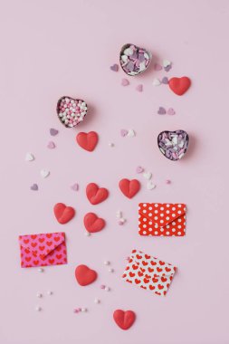 Sevgililer günü kartı şablonu ile şeker Kalpler