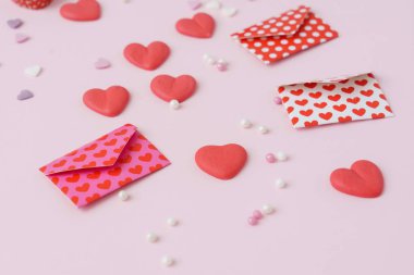 Sevgililer günü kartı şablonu ile şeker Kalpler