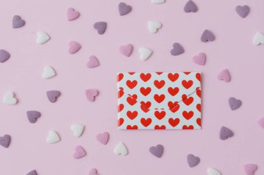 Sevgililer günü kartı şablonu ile şeker Kalpler