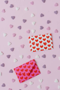 Sevgililer günü kartı şablonu ile şeker Kalpler