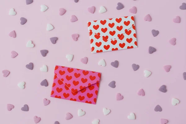 Modèle de carte de Saint-Valentin avec des coeurs de sucre — Photo