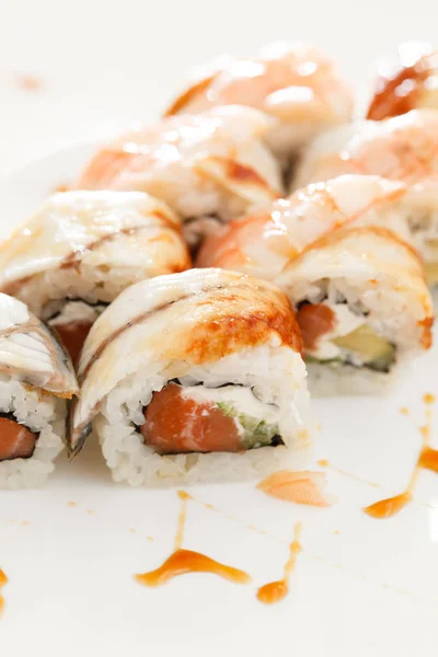 Tradiční chutné sushi — Stock fotografie