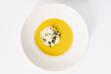 kremalı sebze çorbası plaka