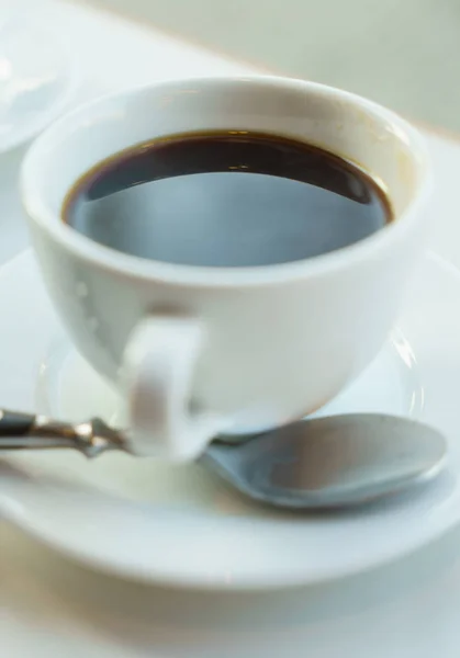 Schwarzer frischer Kaffee im Geschäft — Stockfoto