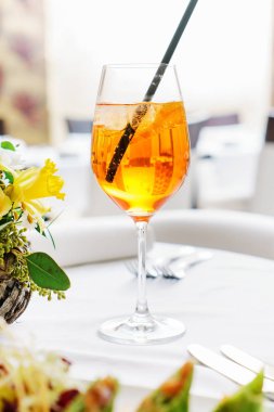 Turuncu saman ile kokteyl