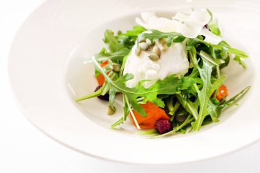 Etkili taze salata