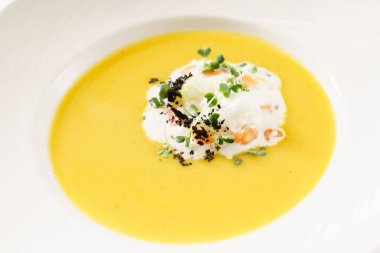 Sebze kremalı çorba.