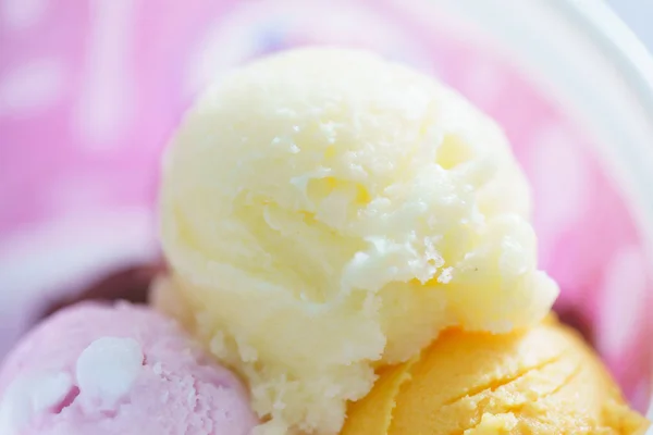 Bolas de helado de colores — Foto de Stock