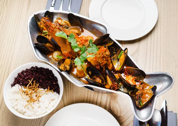 Lezzetli deniz ürünleri tabağı