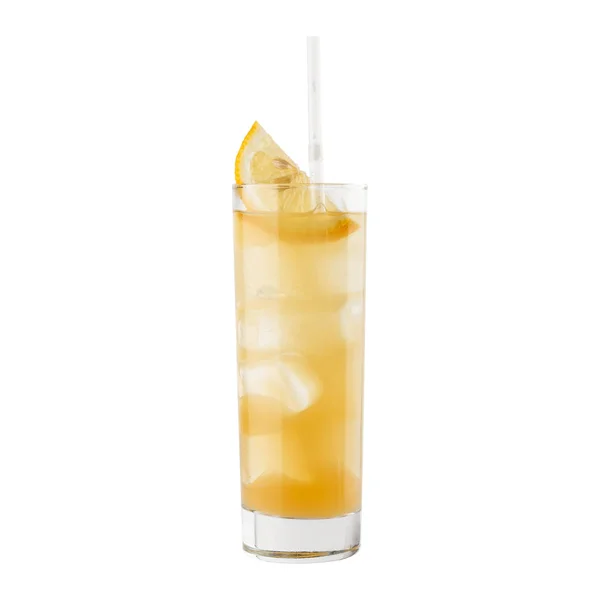 Köstlicher Cocktail auf dem weißen — Stockfoto