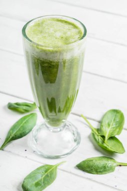 sağlıklı yeşil smoothie