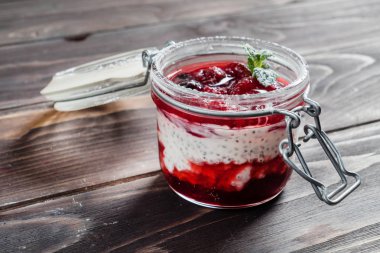 Lezzetli berry tatlı 