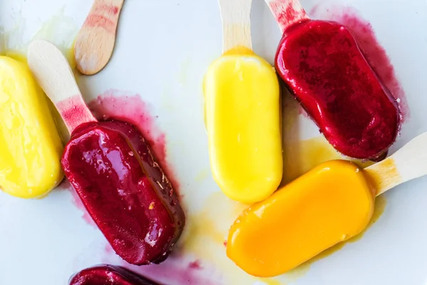 다채로운 과일 아이스크림 — 스톡 사진