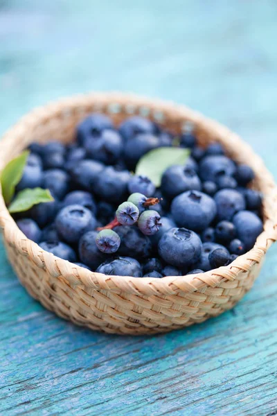 Fresh blueberries in basket — Stock Photo, Image
