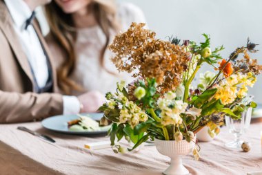 Düğün üzerinde çift