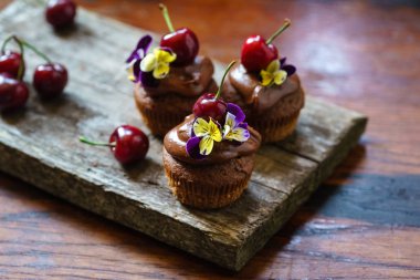 Lezzetli tatlı kiraz kek