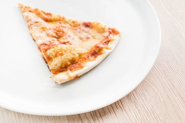 Gustosa pizza fatta in casa — Foto Stock