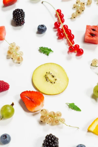 Frutas em fatias maduras — Fotografia de Stock