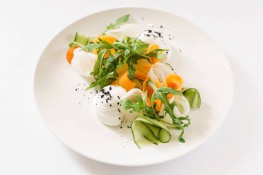 Taze bahar salatası