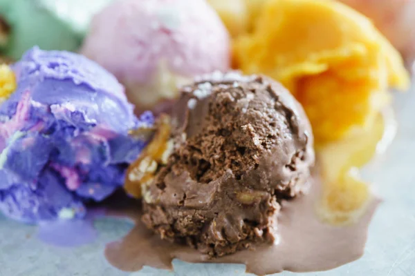 Dulces cucharadas de helado — Foto de Stock