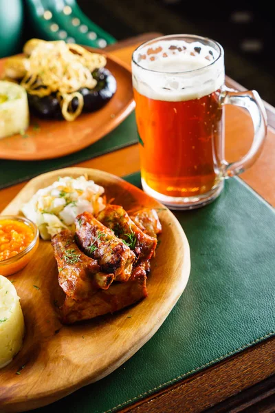 Delicious grilled ribs — Stock Photo, Image