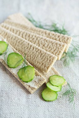 crispbreads krem peynir ile