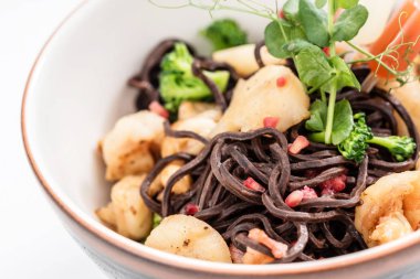 Lezzetli deniz ürünleri şehriye